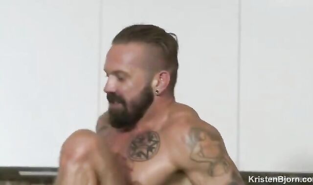 men - Jose Quevedo & Stephan wet