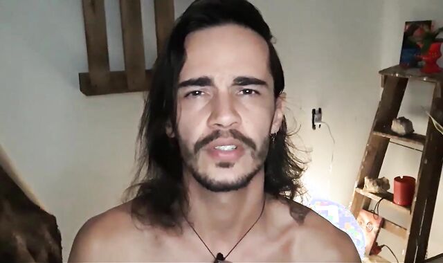 CONTO ERÓTICO Queer - PEGUEI MEU NAMORADO COM MEU MELHOR AMIGO - JUAN CALABARES