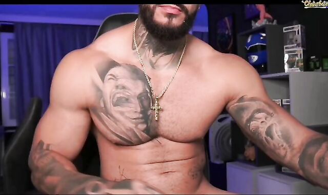 Chiseled latino boyfriend really loves fetish hookup scene