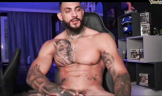 Chiseled latino boyfriend really loves fetish hookup scene