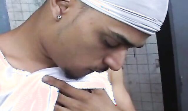 Latino Worshipper Bar - ample unshaved Uncut peckers