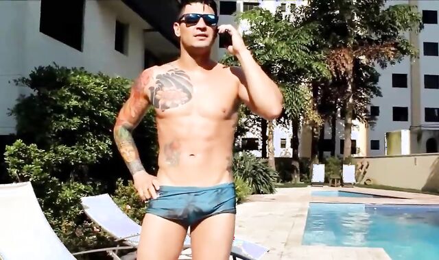 Latino Otter Barebacks lad