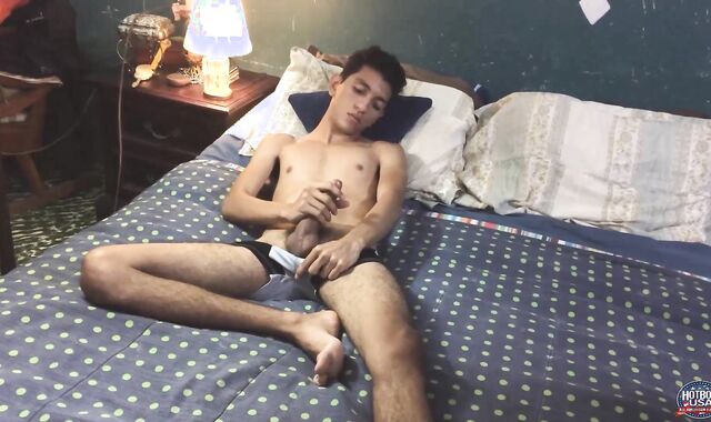BarebackLatinoz: Solo lean Santiago latino fapping