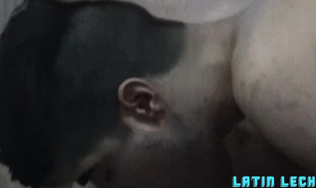 LatinLeche.com - Piss have fun for currency