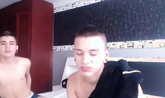 two jaw-pulling down Colombian