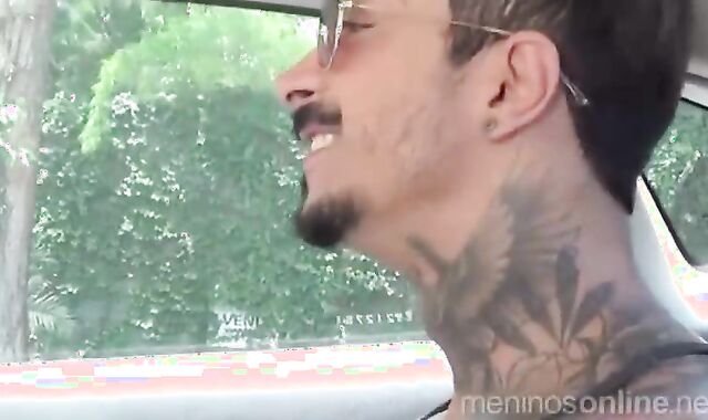 Latino duett Barefuck With Mega knob