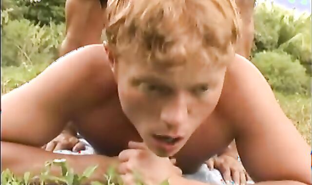 10-Pounder swaying in the jungle