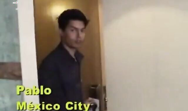 Chico Hispano-Americano Masturbandose 2