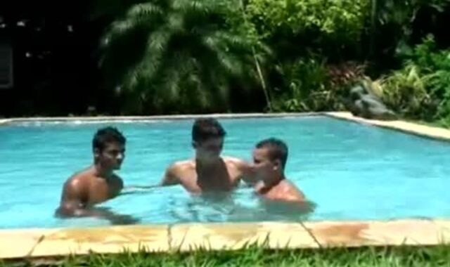 This teen enjoys to SPY on poolside trio-ways