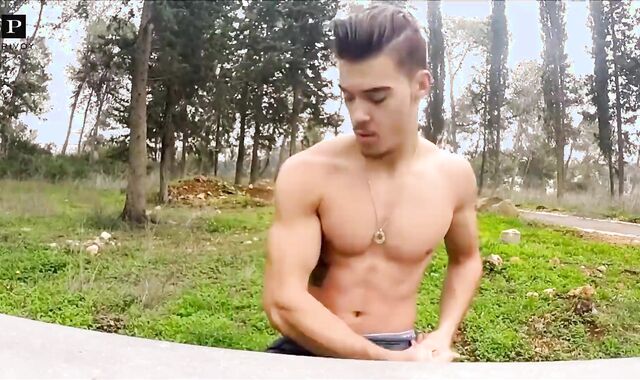 Latino Arik Mozh Teaching In The Woods And Fapping-off