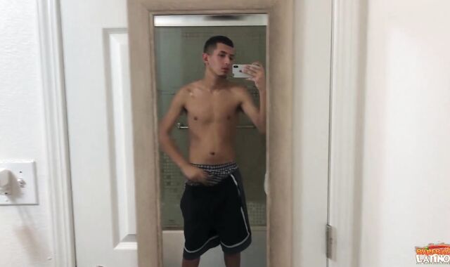 BarebackLatinoz - Roman dressed in cut-offs pumping in bathtub