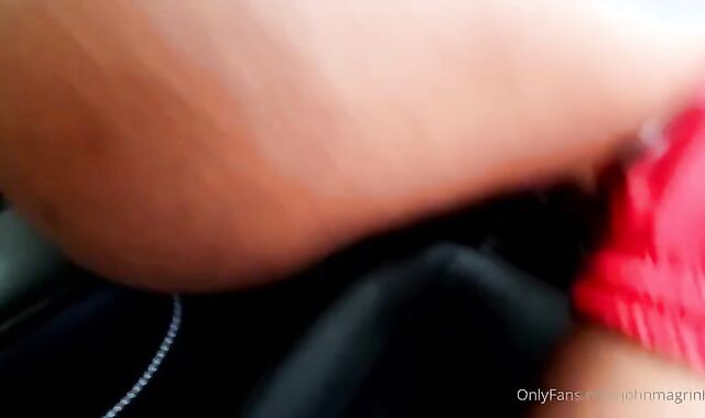 John Putao - Uber Dando O Cu No Meio Da Mato