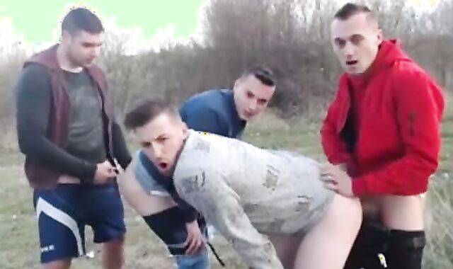 Amigos Revezando Na Foda Amadora