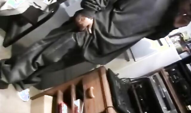 Dark-hued latino Bangers - Episode two - Encore pin