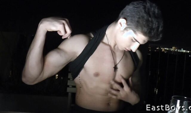 EastBoys.com: Latino outdoors