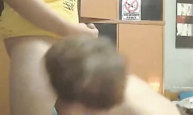 Chicos Latinos Pasando Un Buen Rato