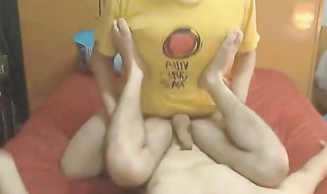 Chicos Latinos Pasando Un Buen Rato