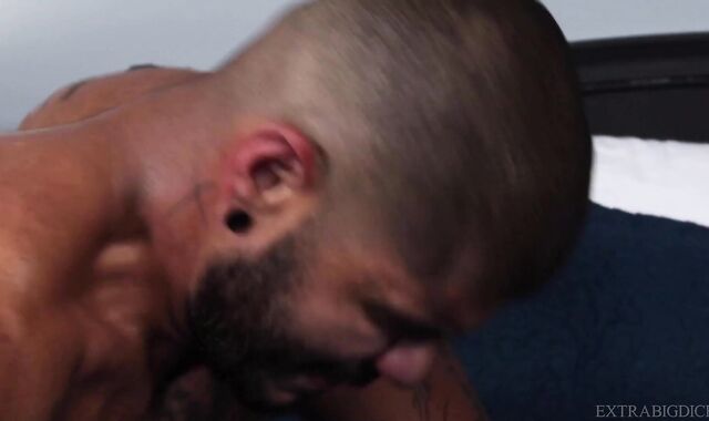 Extra ample Shag-inserts: Muscle Marco Lorenzo breeding anilingus