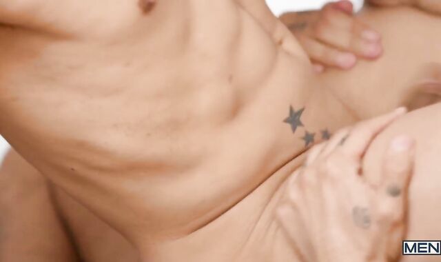 DrillMyHole.com: Brazilian rear end pulverizes indoors