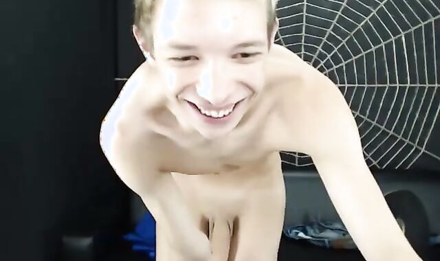 Kai teen jizm-shot On Desk