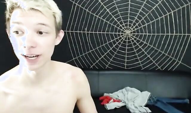 Kai teen jizm-shot On Desk