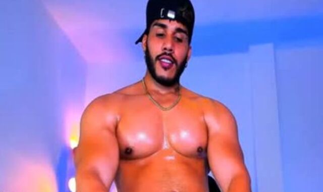 wild pumped up dude With A big shlong In cam