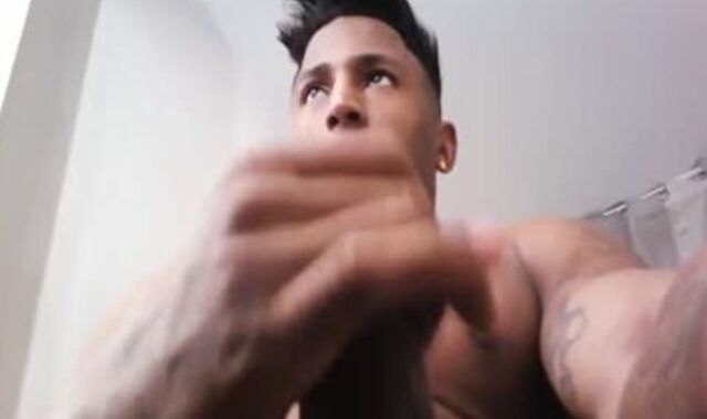 Suntan Latino Bodybuilder Jose Ashanty Ejaculates Rock hard And Takes A Douche