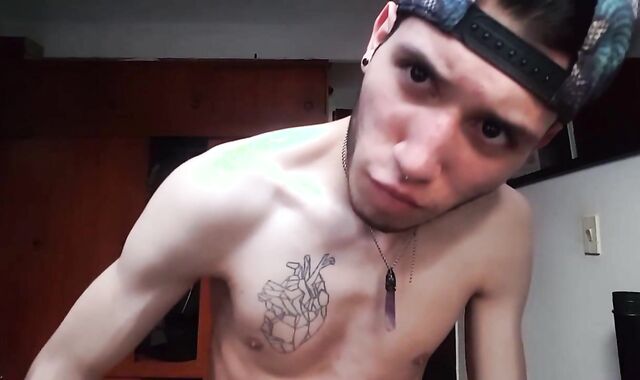 BarebackLatinoz: Solo tattooed latino in the undergarments striptease
