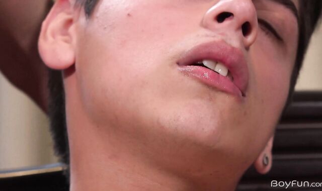 BoyFun: Solo Derek Nagy latino in undergarments wanking