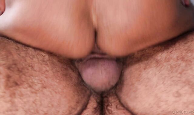 MenOver30.com: Justin Eros delves rock-hard tucking