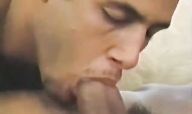 [GVC 040] sexually aroused Latinos Making Out