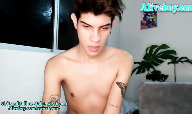 Lean Latino twunk With Tats And Earings Taunts On web cam