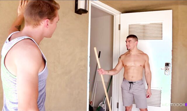 NextDoorRaw - Dark-haired Elye Ebony rushes rock-hard plunging