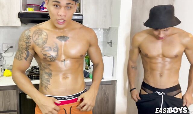 East Men - Reed fapping thick manmeat