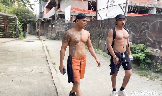 East Men - Reed fapping thick manmeat