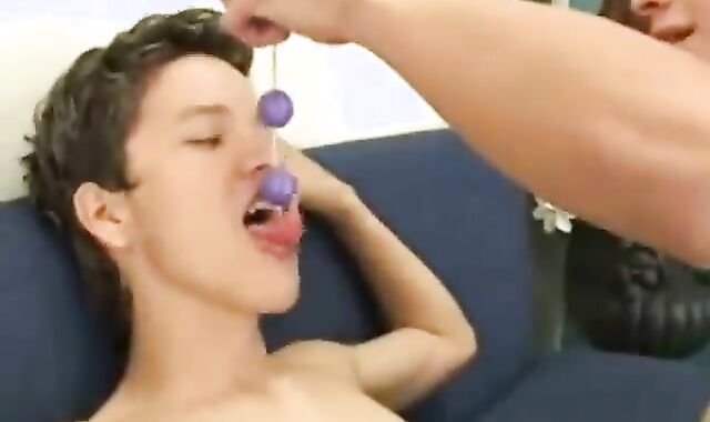 2 college-aged age teenie teenagers In Activity