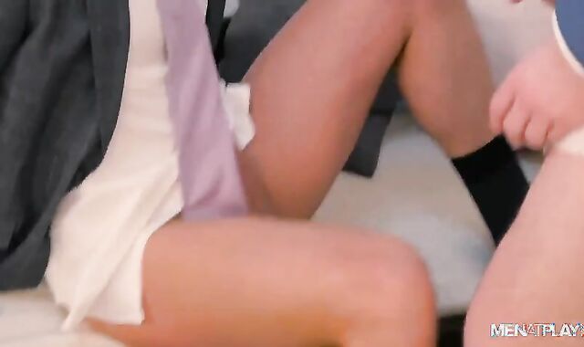 dudes IN SUIT IN AN INDIVIDUAL pont of time