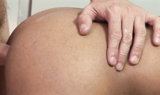 Sans a condom Me Parent: Lewis plus Andres no condom milking