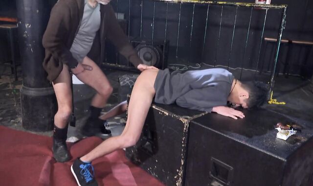 Sans a condom Me Father: Mature Tommy condom-free smacking