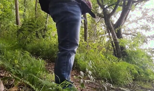 Cruising Wank and Blowjob with 2 guys