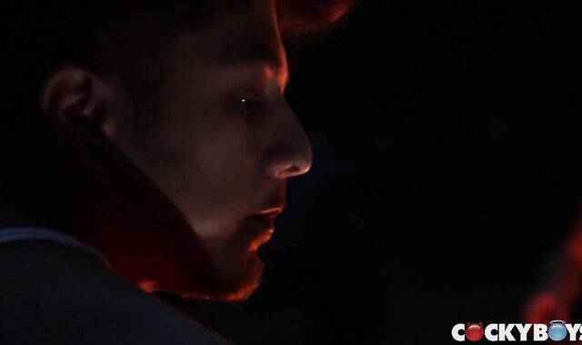 Lips together, six Soles Apart