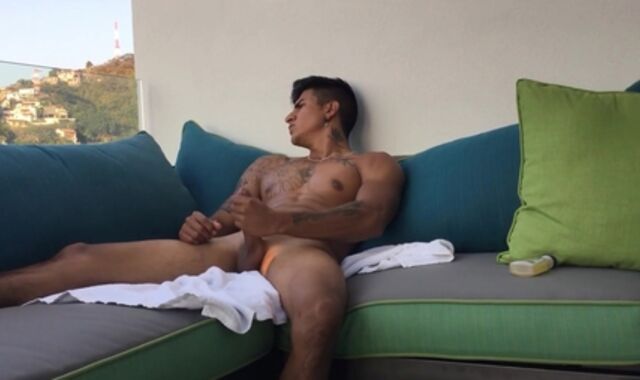 BarebackLatinoz: Erick milking on couch