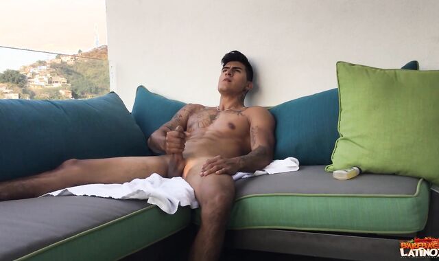 BarebackLatinoz: Erick milking on couch