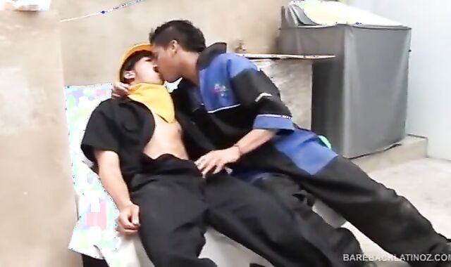 Latino Construction folks Barebacking