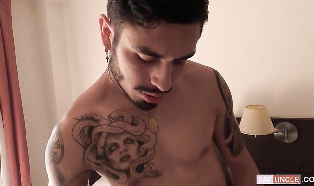 LatinLeche.com: Greatest brazilian camera guy gets boned harsh