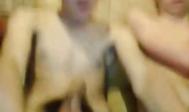 Amigos Punhetando Um Colado No Outro