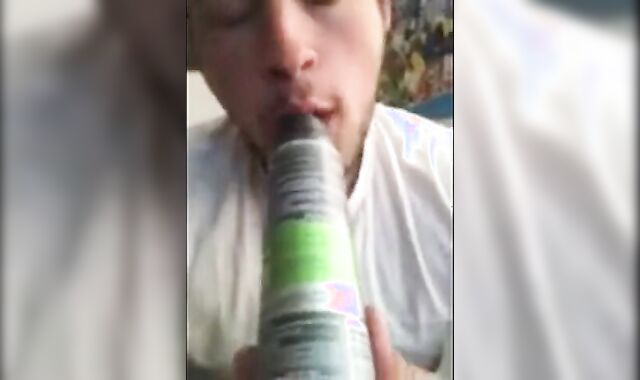 Straight lad wanting to suck cock