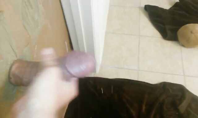 Homemade gloryhole big cock