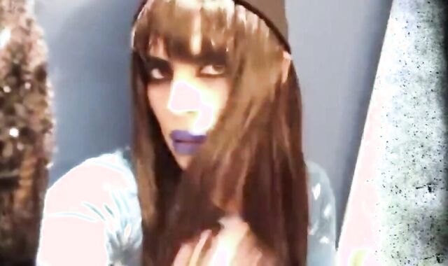 Gothic Emo Crossdresser rides her big dildo