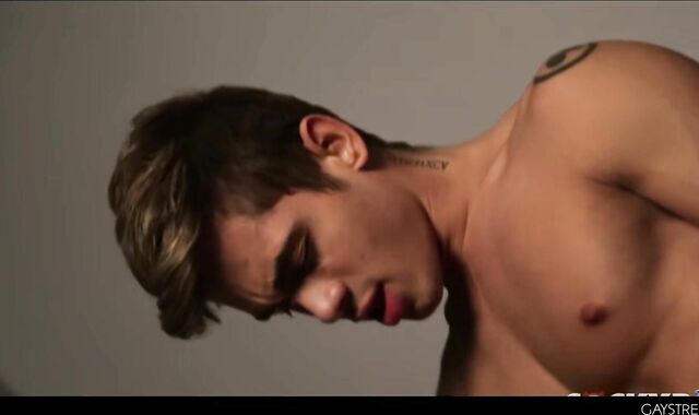 Justin Matthews Fucks Ashton Summers